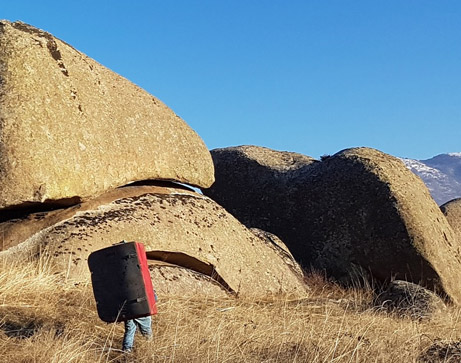 CLIMBING GUIDES